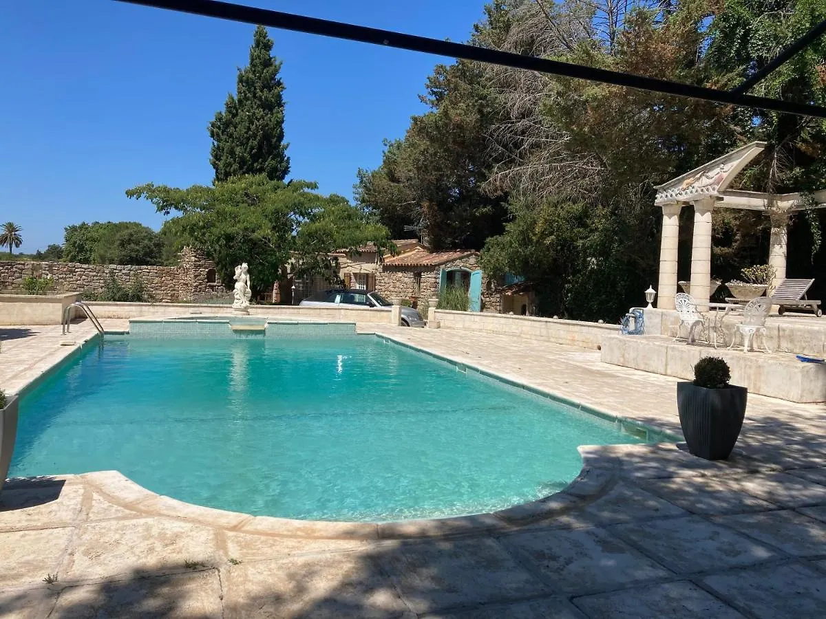 Gite Encore Un Soir Hyères 0*,  Frankreich