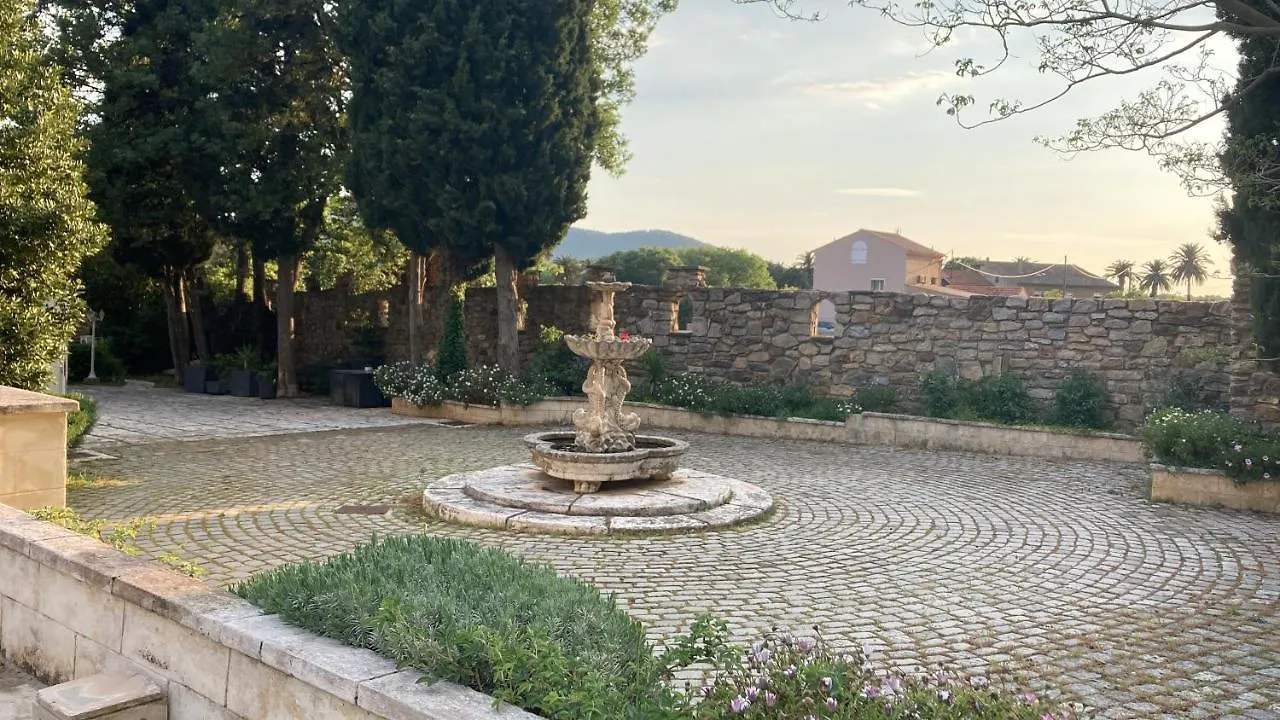 Gite Encore Un Soir Hyères Ferienhaus